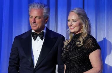Meet the Silver Fox Accountant Who Stole the Spotlight at the Golden Globes